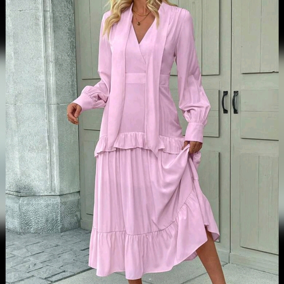 Elegant Flowy Spring/Summer Lady Dress, Casual & Graceful For Outings - Picture 3 of 4